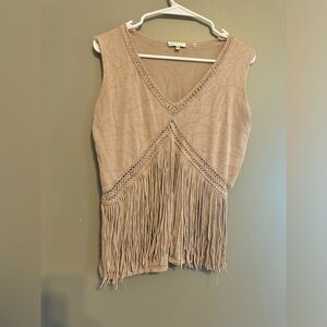 Tank with fringe